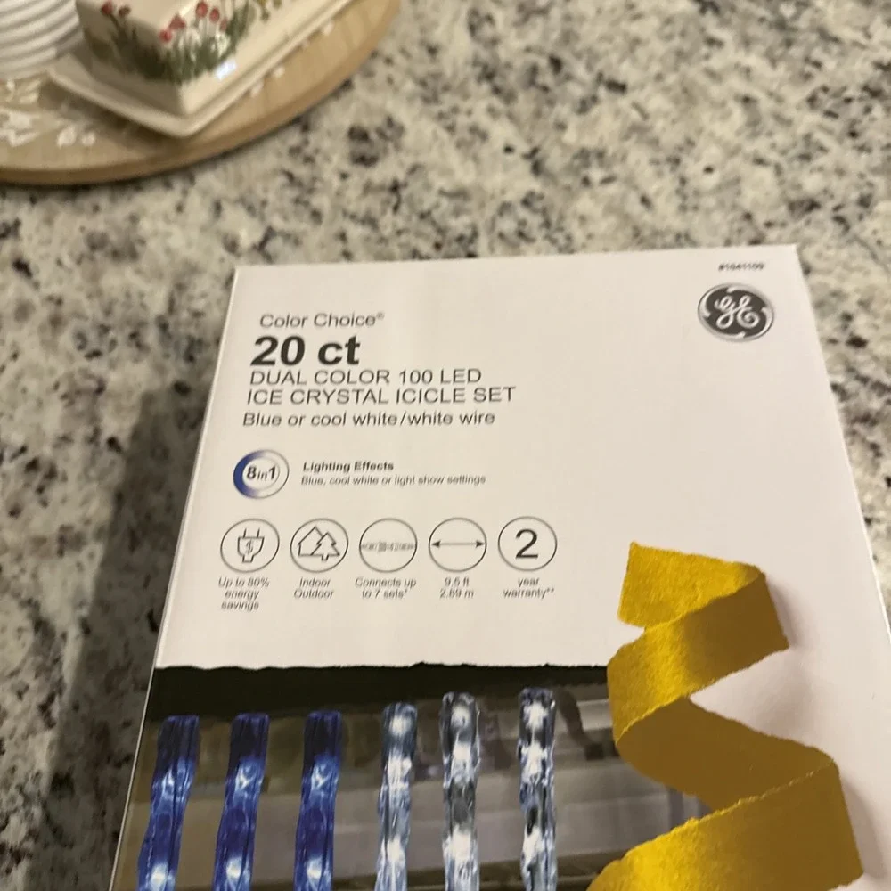 GE Color Choice Dual Color Cool White / Blue 20 Ct LED Icicle Lights 1041109 New